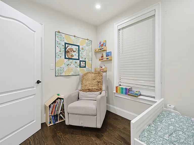 498 Sumner St #1 — Photo 16