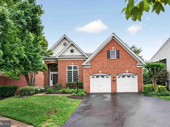 5416 Zoysia Ct, Haymarket, VA 20169