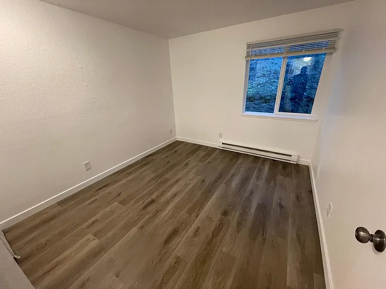 2nd bedroom upper units