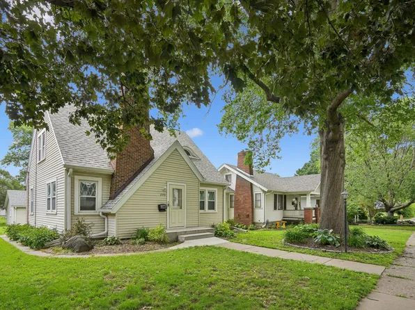 2950 Jefferson Ave, Davenport, IA 52803