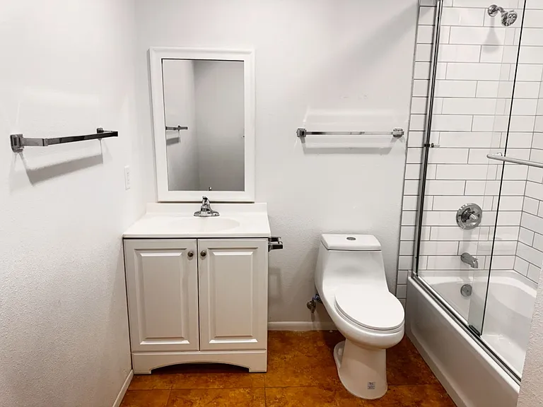 133 E Del Rio Dr — Photo 12