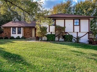 18999 Walmer St, Stilwell, KS 66085