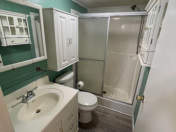 3rd image of 120 Papaya Dr