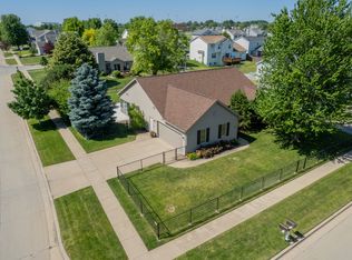 3139 Auburn Rd, Bloomington, IL 61704