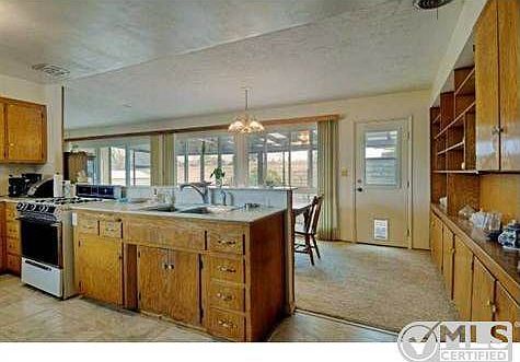 3rd image of 7611 Mayfield Dr