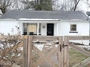 600 NE Midlake Dr, Knoxville, TN 37918