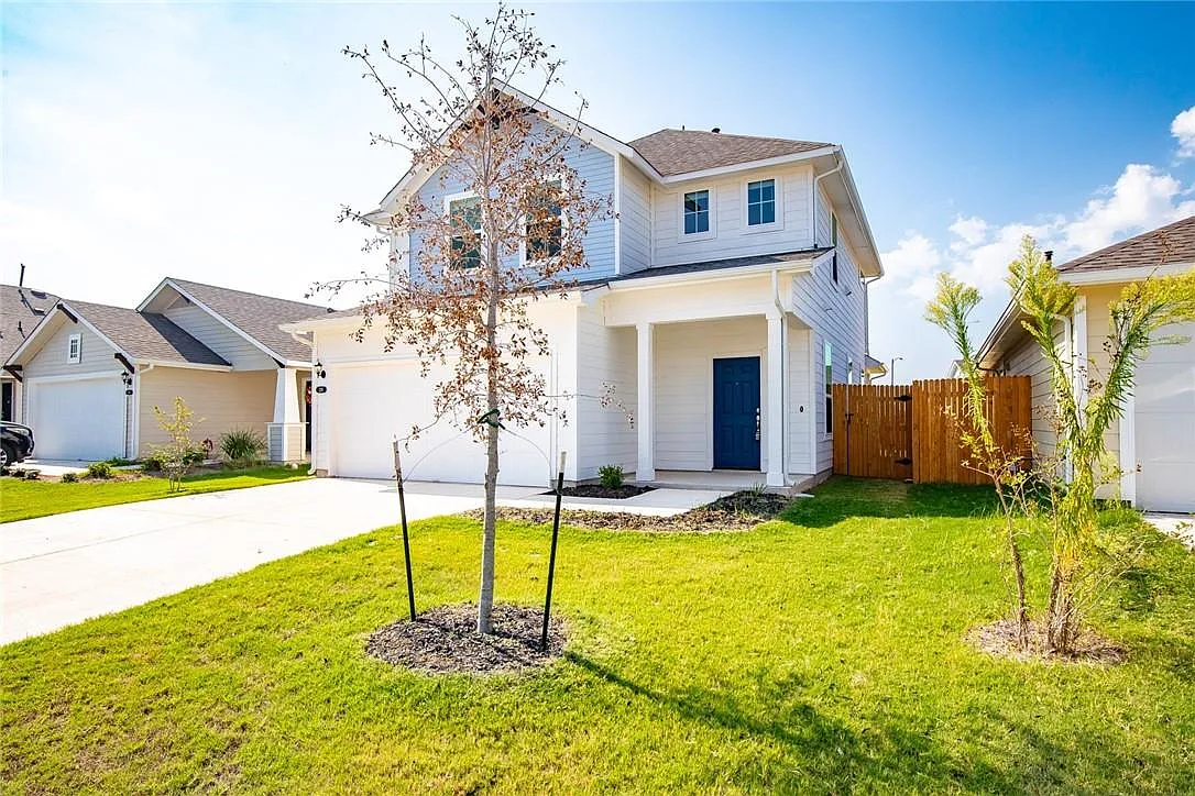 3 bed, 2.5 bath, 1796 sqft, $2,050 — Photo 2