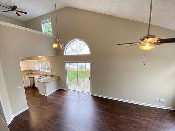 4th image of 2668 Laurel Ln NW