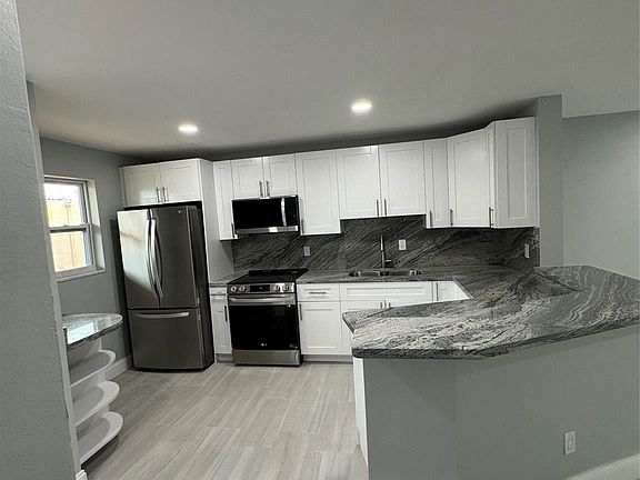 2nd image of 8400 Lagos De Campo Boulevard #304