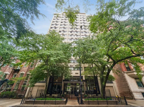 30 E Division St APT 15C, Chicago, IL 60610