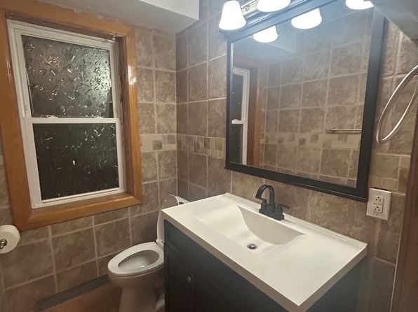 139 Narragansett Ave #1F