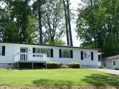 7 Lakewood Rd, Hendersonville, NC, 28792