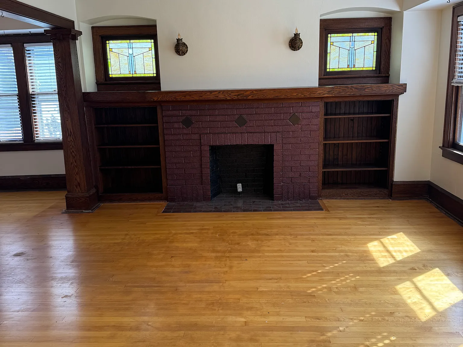 2 bed, 850 sqft, $1,595 — Photo 3