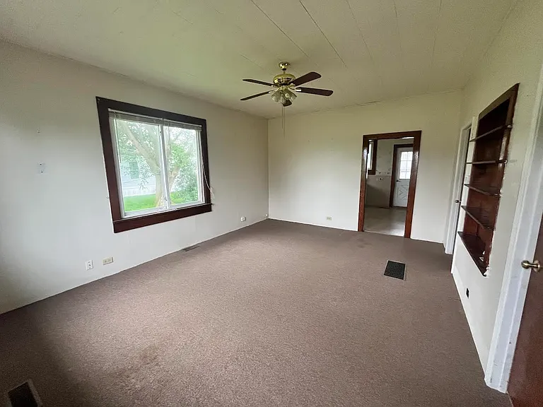 305 W Harrison St — Photo 4