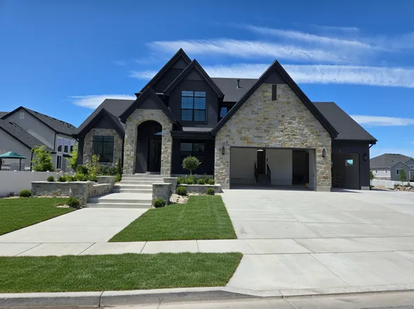 39 N Hayfield Cir, Kaysville, UT 84037