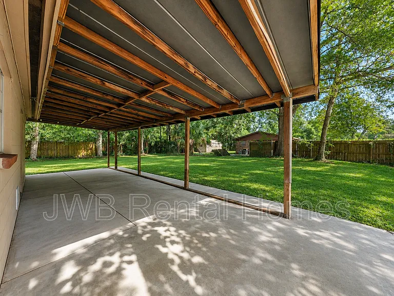 7549 Sharbeth Dr S — Photo 11