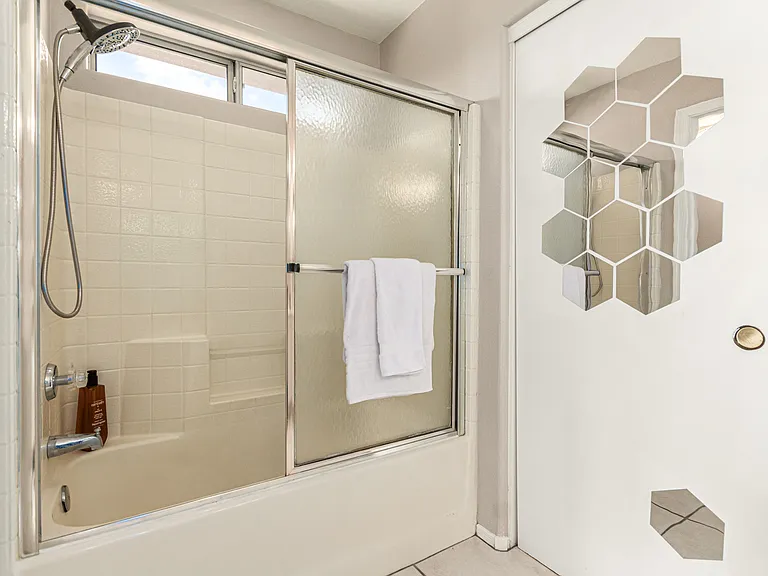 3223 E Poinsettia Dr — Photo 23