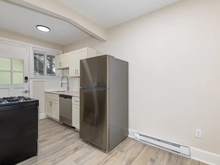 4963 Winona Ave — Photo 14