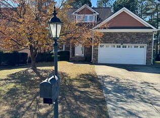 17 Cottswold Ln, Spring Lake, NC 28390