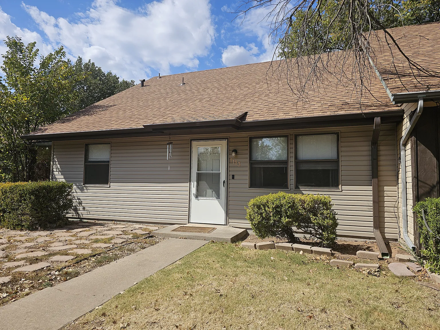 3 bed, 1440 sqft, $1,200 — Photo 1