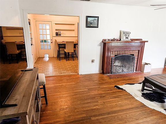 4th image of 1136 W Long St