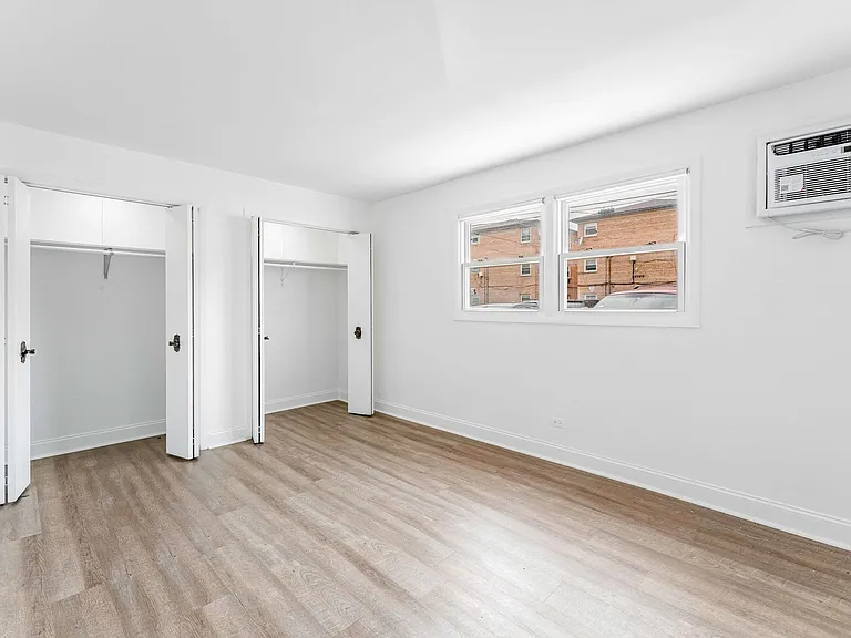 3158 N Neenah Ave #1C — Photo 8