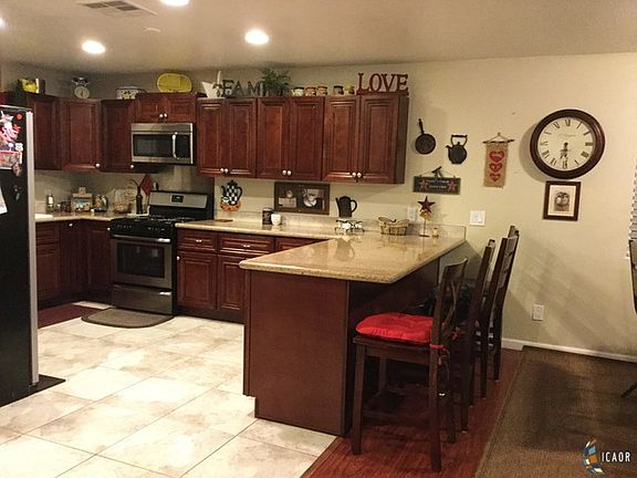 2nd image of 836 W Brighton Ave