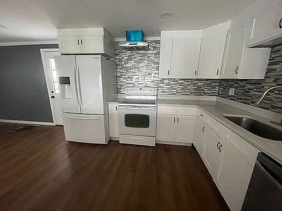 5th image of 7001 142nd Ave N #229