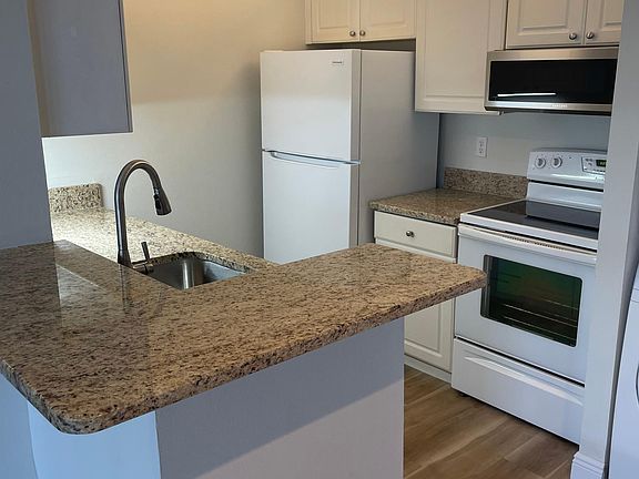 2nd image of 124 Santa Clara Dr APT 6