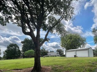 102 Hillcrest Dr, Hughes Springs, TX 75656