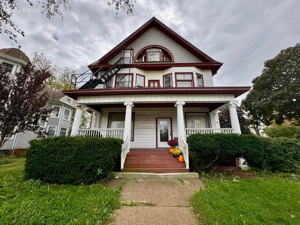 2109 Washington Ave, Racine, WI 53403