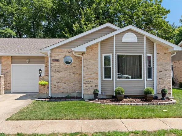 1904 Casa Dr #1, Arnold, MO 63010