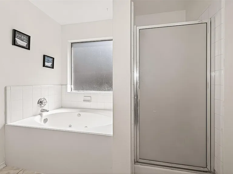 3807 Brook Garden Ln — Photo 28