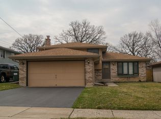 16134 Oak Ave, Oak Forest, IL 60452