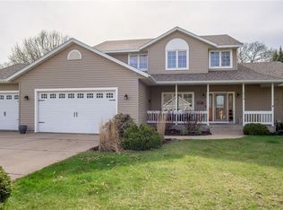 4718 Oak Bluff Ct, Eau Claire, WI 54701