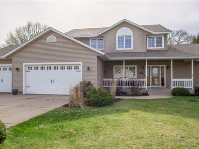 4718 Oak Bluff Court, Eau Claire, WI, 54701