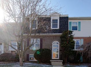 866 Woodlawn Dr, Chambersburg, PA