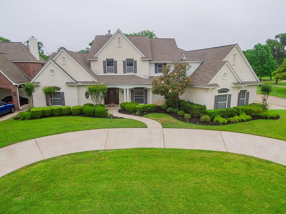 1st image of 13820 Drakewood Dr