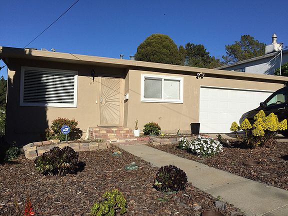 3rd image of 318 Joan Vista St