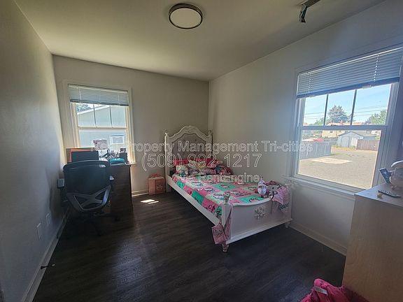 5th image of 707 W Shoshone St