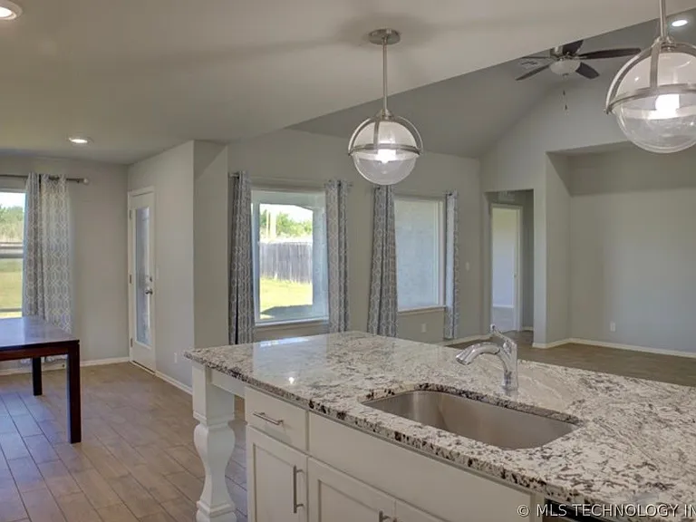 7012 S Elder Ave — Photo 15