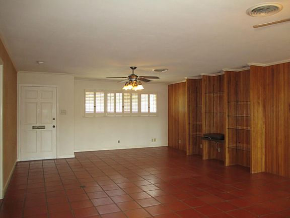2nd image of 4314 Hamlin Dr