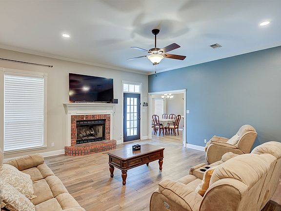 4th image of 2116 Middle Creek Blvd