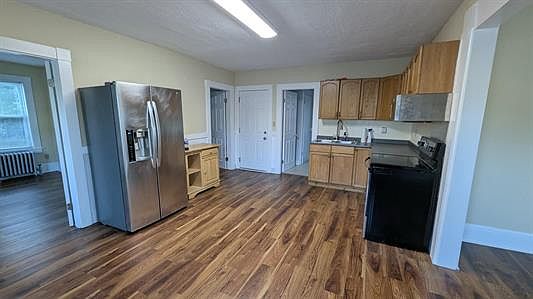 4th image of 34 Maple St #2