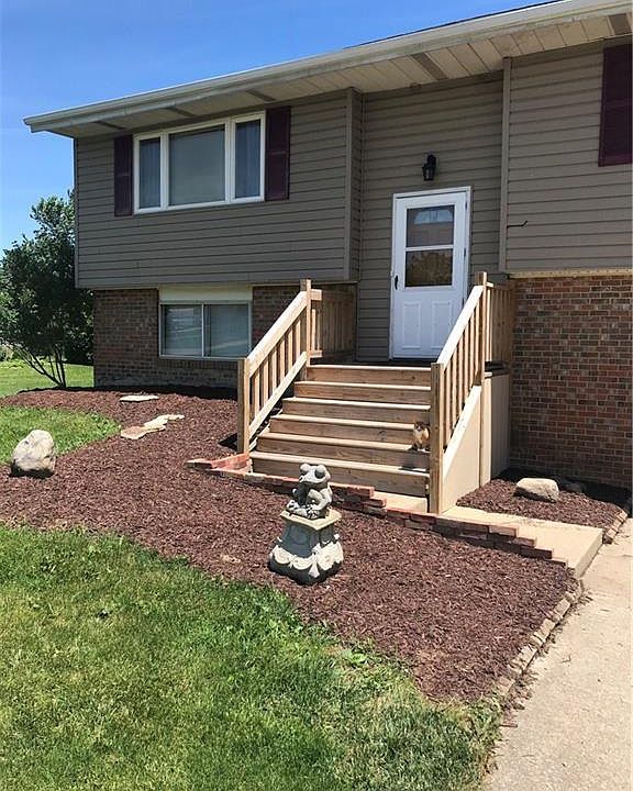 1st image of 655 Jeanette St