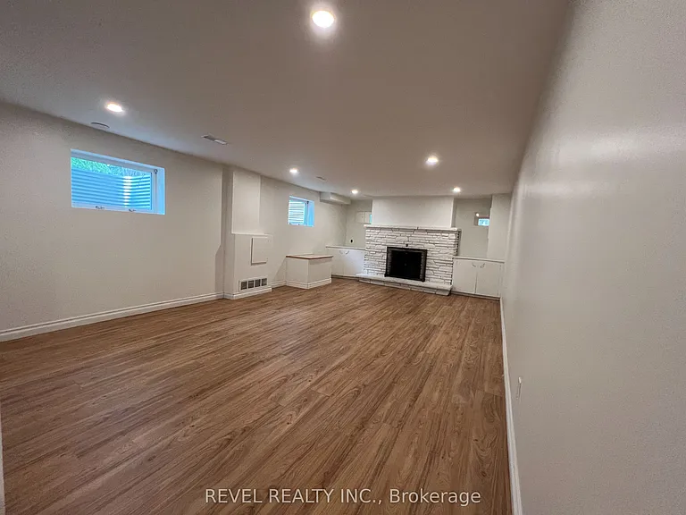 9 Collingwood St #LOWER — Photo 4