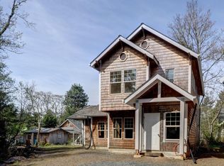 664 N Hemlock St, Cannon Beach, OR