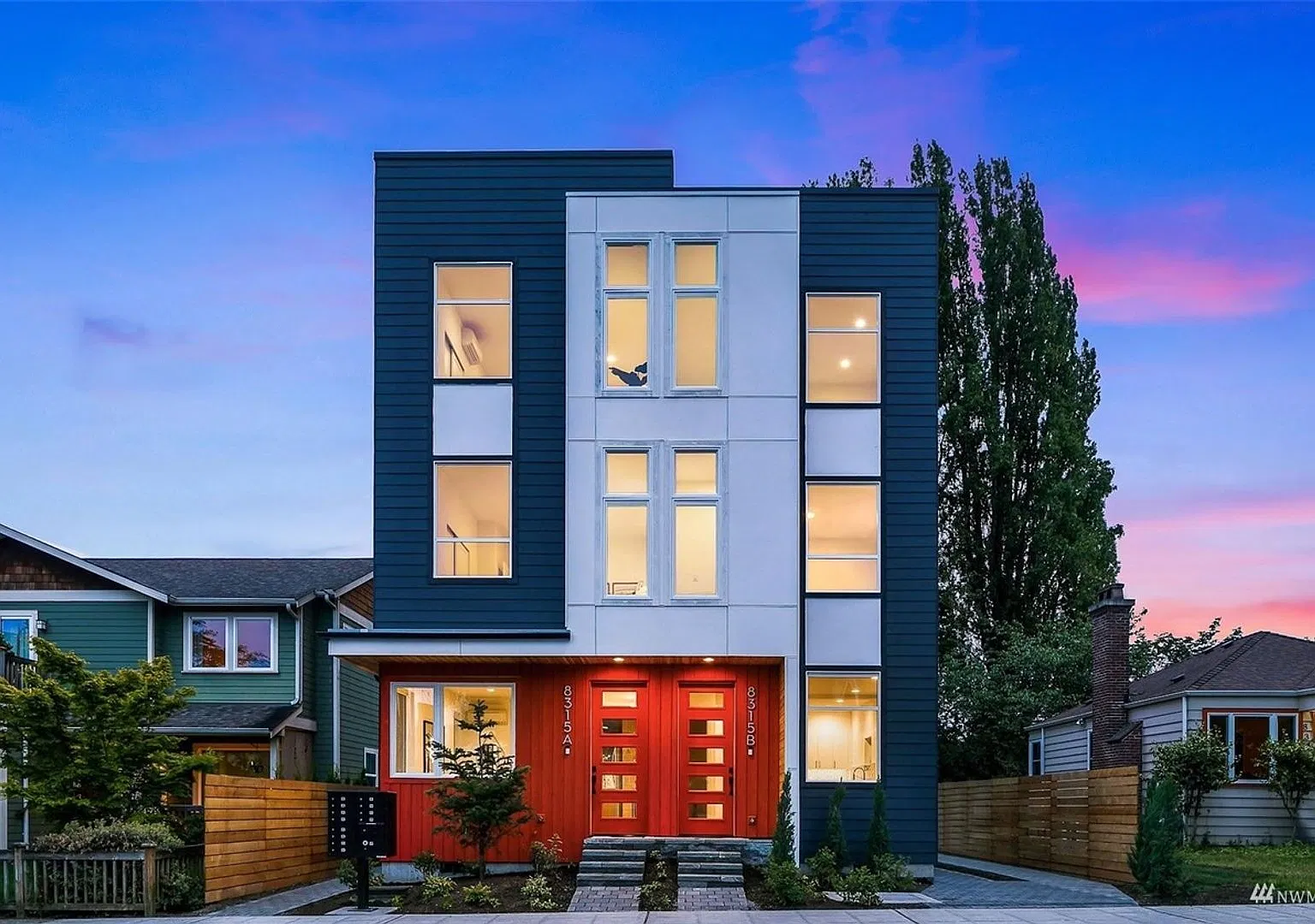 Modern 2-Bedroom Townhouse with Rooftop Deck in Ballard! — Photo 1