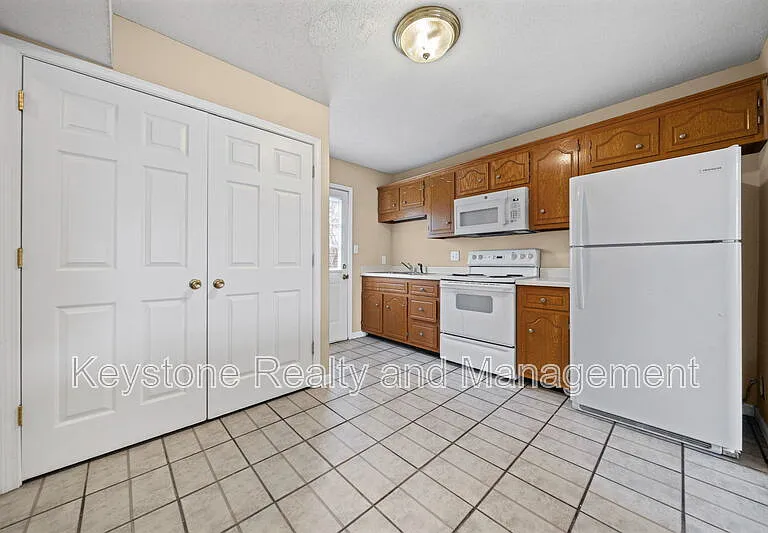 3285 Tower Dr #A — Photo 7
