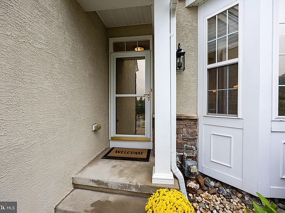 3rd image of 2917 Cottonwood Ln